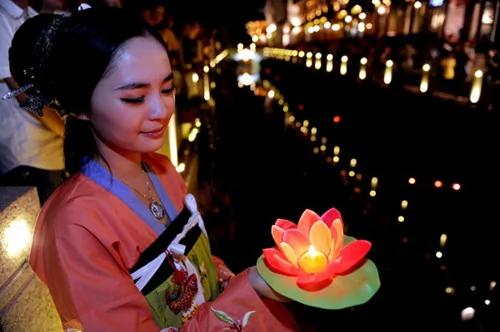 中秋节十大传统习俗 你家还保留几样?