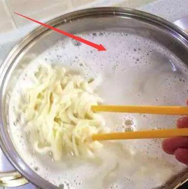 自己榨豆浆和果汁时产生的泡沫要不要扔掉?