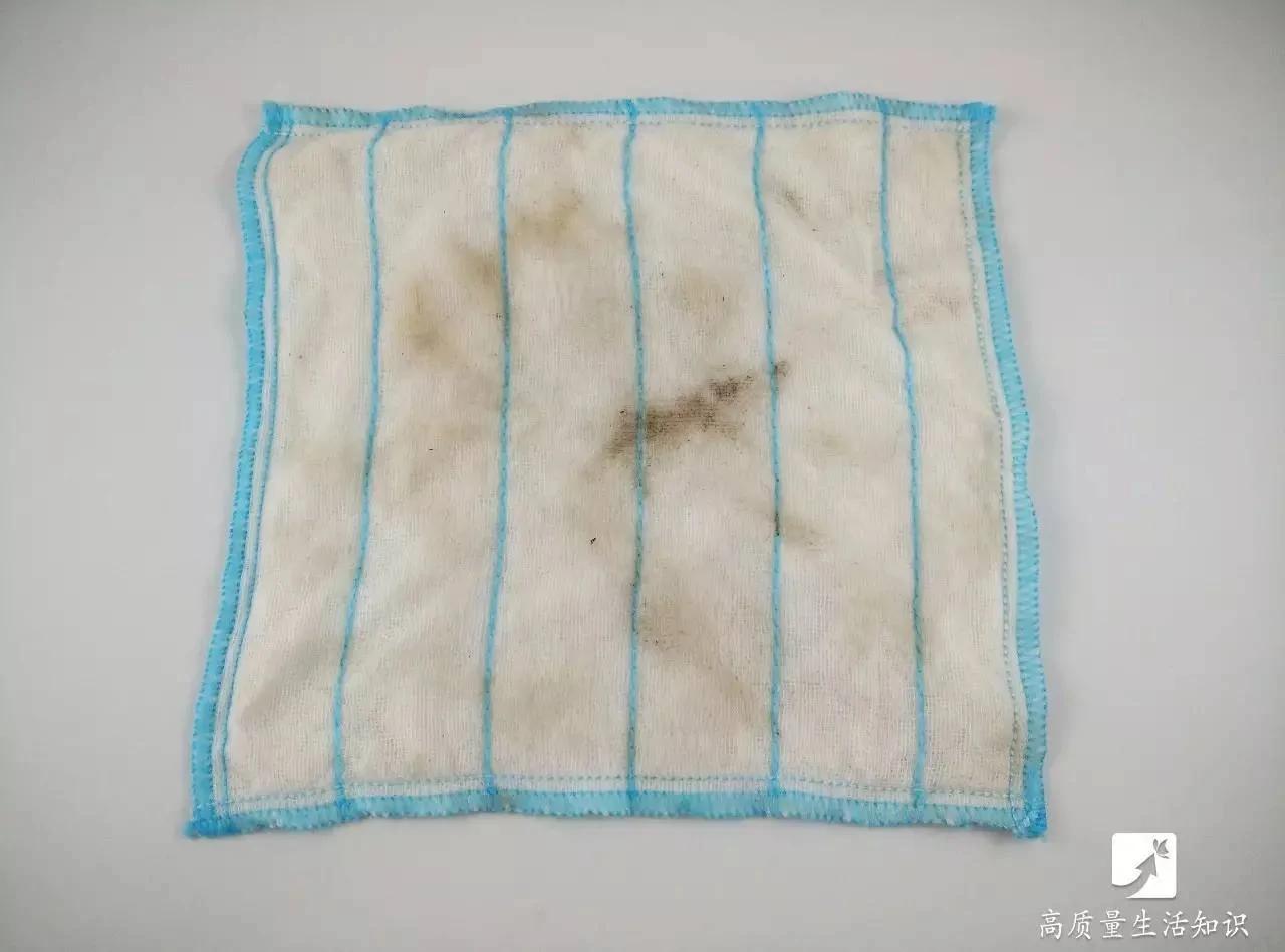 抹布再臟也別怕!放這玩意里泡一泡 不用手洗就變得乾淨潔白