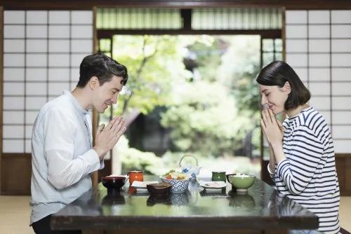 日本人饭前一句话 真实内涵不一般