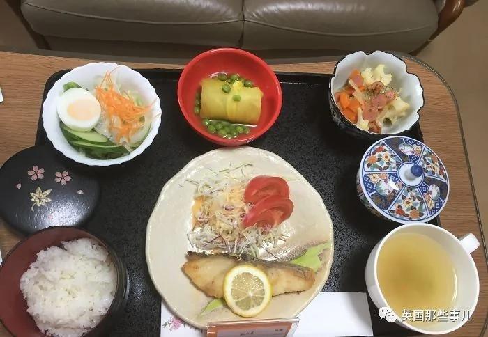 产妇晒在日本生娃时吃的病号餐 网友:想去日本生