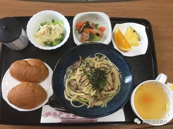产妇晒在日本生娃时吃的病号餐 网友:想去日本生