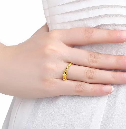 女人再“穷”也要戴一个金戒指 里面大有讲究!