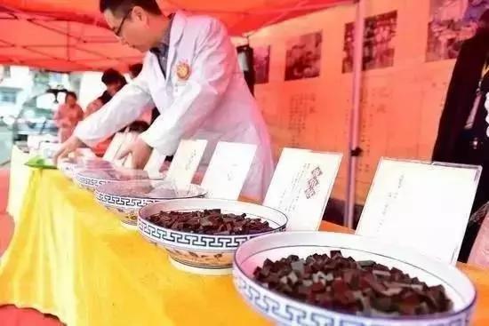 被神话的阿胶 欠全世界的驴一句“对不起”