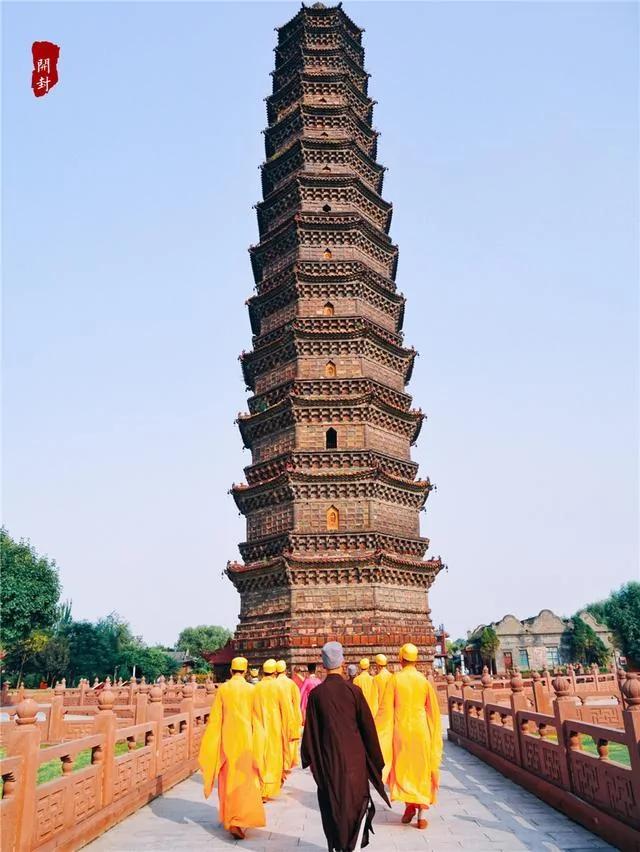 开封铁塔屹立千年不倒的原因原来如此