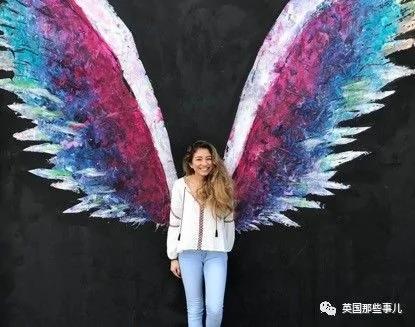 情侣约好一起发票圈秀恩爱 结果男票这画风