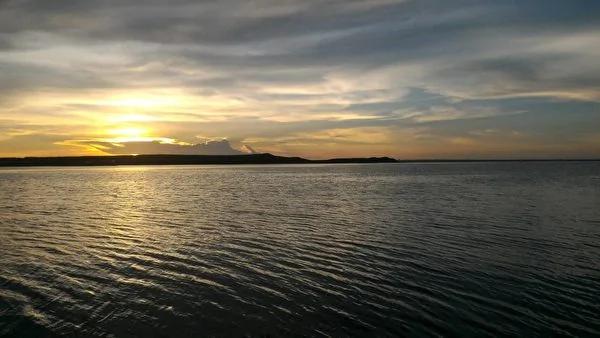 蓝天靓海的美丽邂逅 恋恋澎湖踏浪追风
