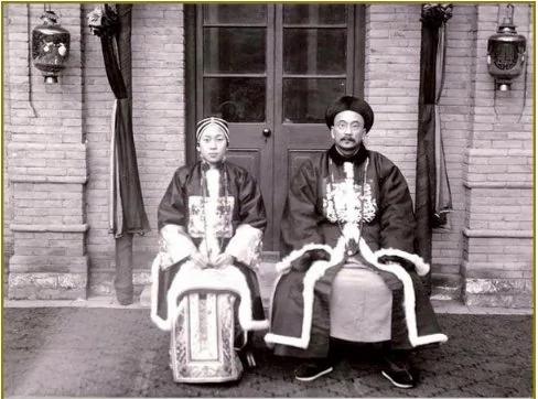 【揭秘】被打成震惊中外的胡风反革命集团 她放下自由身 陪夫胡风坐牢