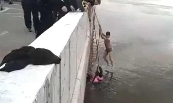 16岁少年跳入河水救了“父女三人” 当少年的身份被揭开时…