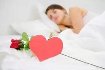爱睡懒觉的女人 身上全是优点!