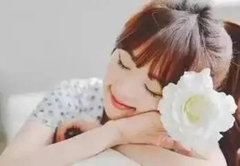 爱睡懒觉的女人 身上全是优点!