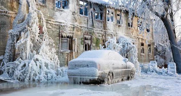 世界最寒冷的村庄:最低温达-71.2℃ 活鱼秒变石头 水却不会结冰!