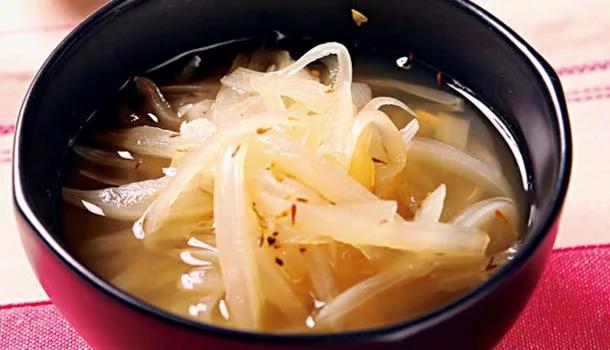 日本感冒久咳良方:洋葱汤 抗发炎 补体力