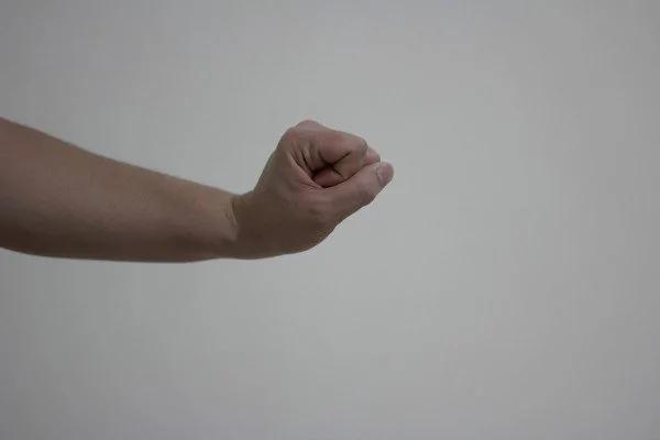 想知道身体好不好?紧握拳头30秒 一招就能测出来