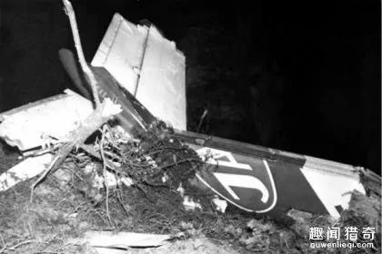空姐从3万尺坠落不死?!揭秘离奇事件背后的真相