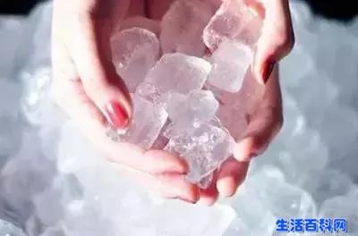 扭伤后到底该热敷还是冷敷?千万别敷错了