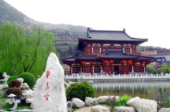 这是杨贵妃的私人浴池 1千年后堆满硬币
