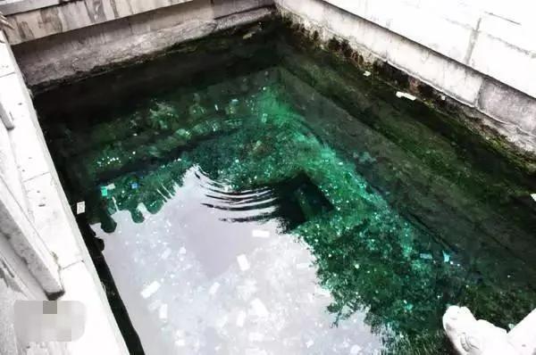 这是杨贵妃的私人浴池 1千年后堆满硬币