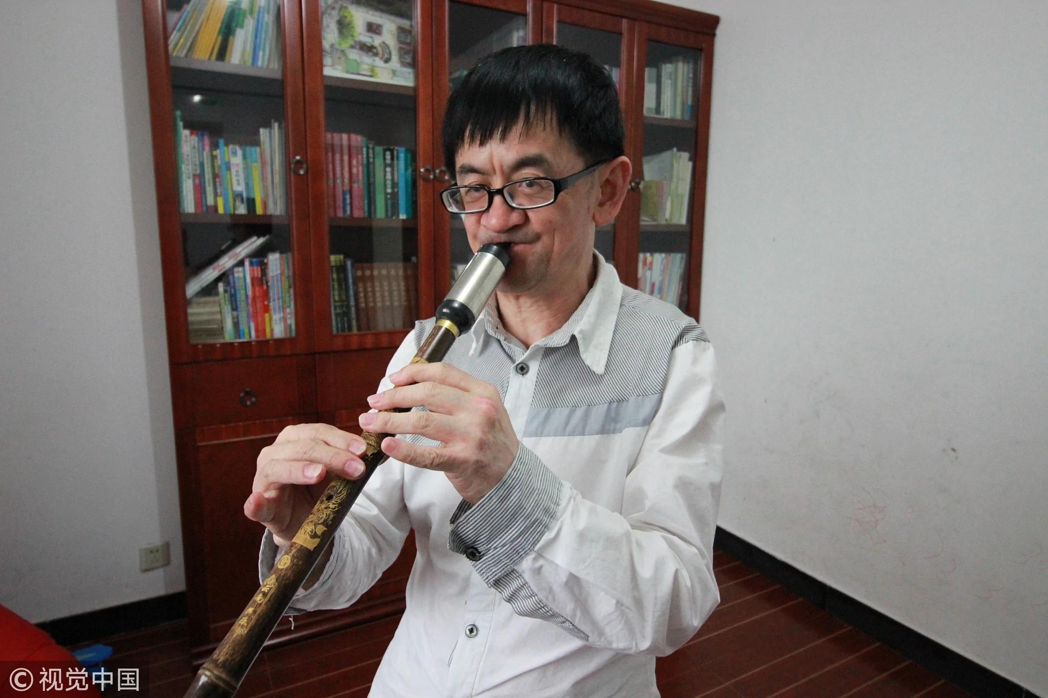 男子因长相怪求职四处碰壁 年入20万后娶贤妻