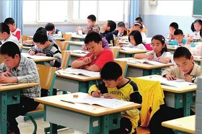 小学生“考零分” 被网友大赞「根本是天才」还质问老师“到底哪里错了”!