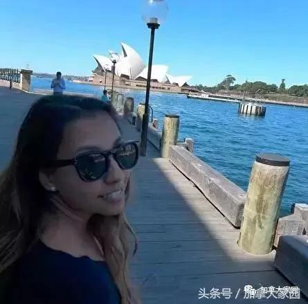飞机“自由落体”急坠2万英呎!男子扯下面罩问女友一个问题