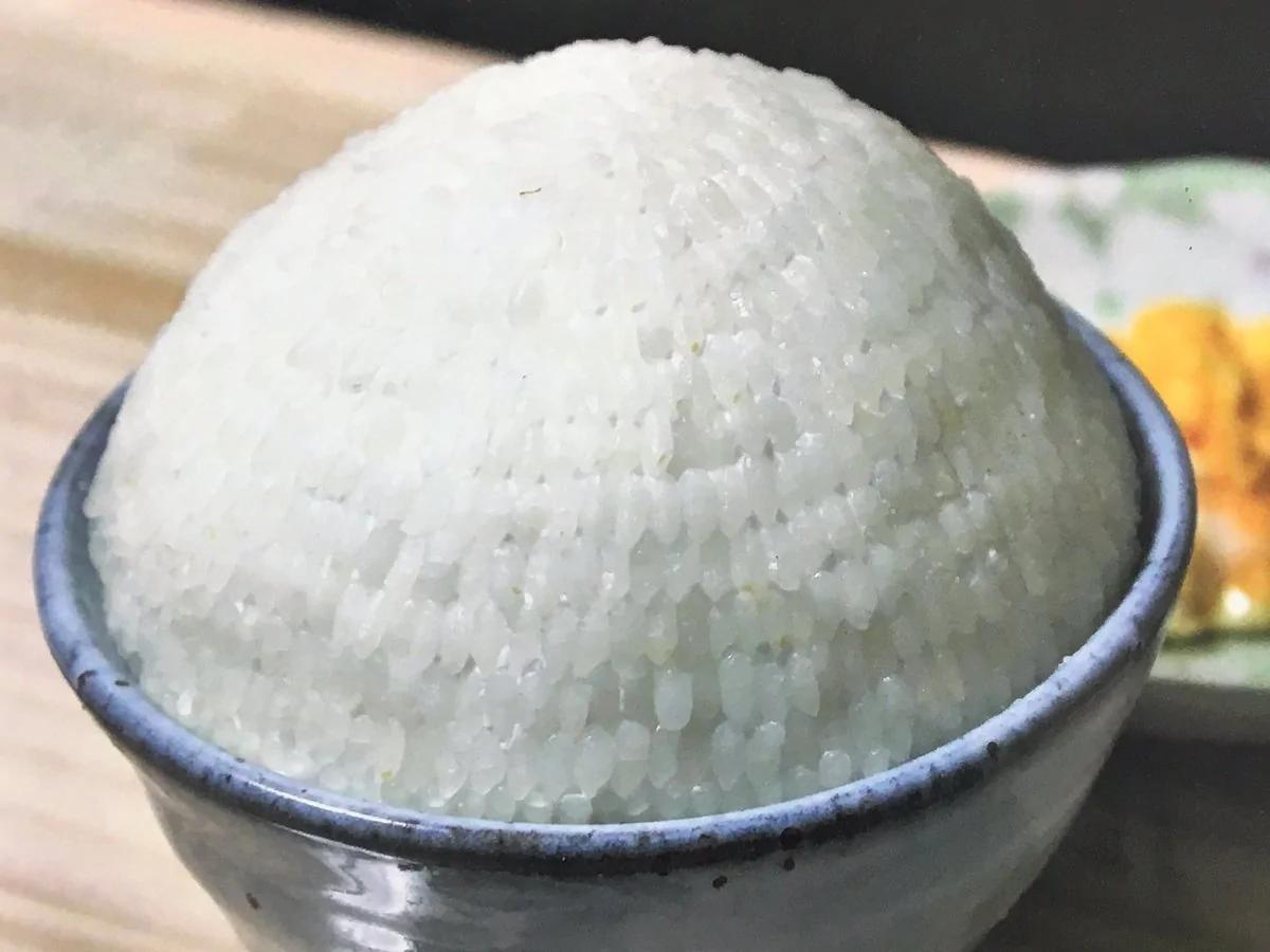 一碗过分整齐的大米饭 让几万网友起了鸡皮疙瘩