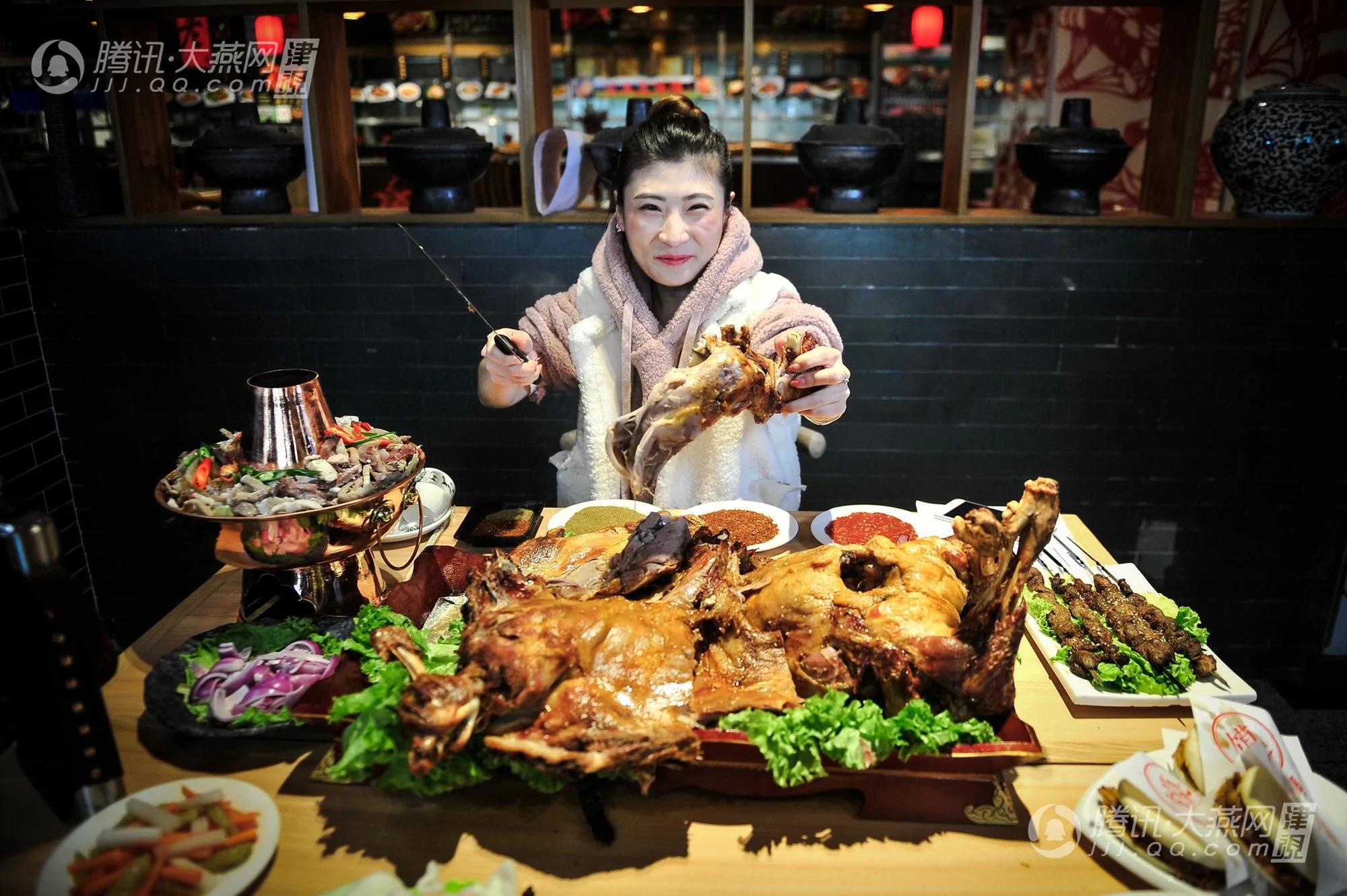 90后大胃王:体重不足85斤 能吃整只羊