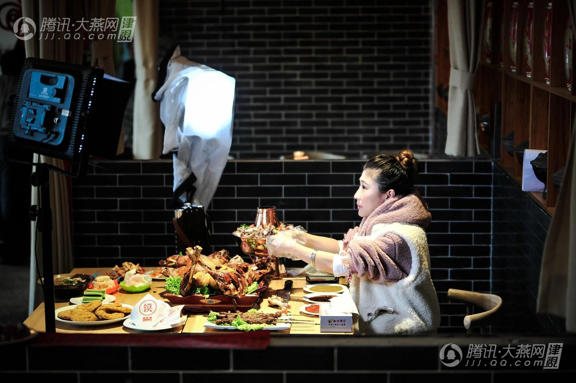 90后大胃王:体重不足85斤 能吃整只羊