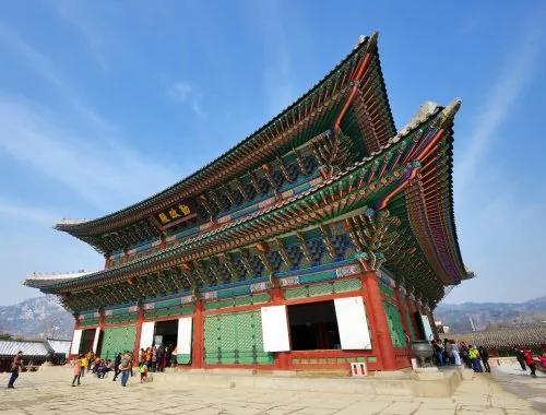 有钱也不能任性!出国旅游可携现金有限制