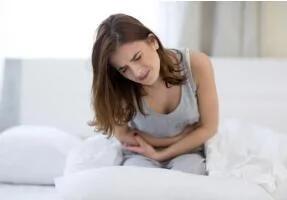 劳累过度爱吃冷饮 女生痛经有十原因
