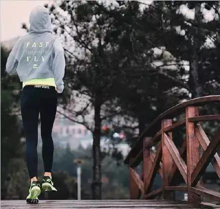 假如你坚持晨跑1年 会发生什么变化?