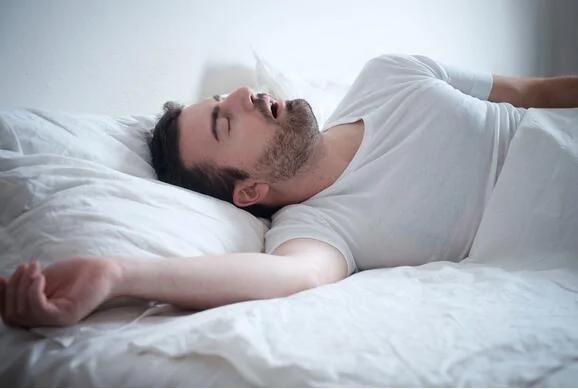 睡覺打呼嚕怎麼辦？外媒解析病源助你整晚安睡