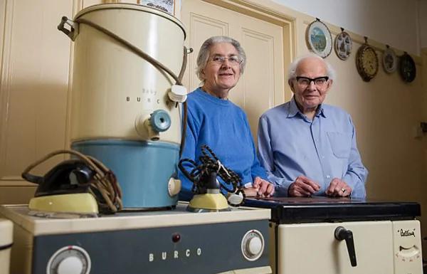 英夫妇60年前所购家用电器依旧能工作