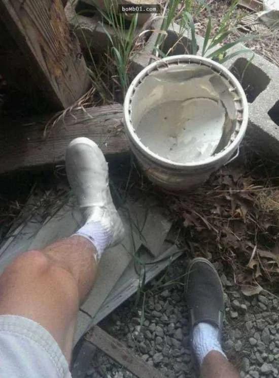 下面这些人就很有幽默感 他们选择将自己的困境拍下来分享