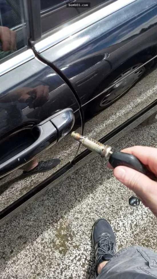 下面这些人就很有幽默感 他们选择将自己的困境拍下来分享