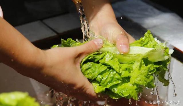 洗菜时少做这几步 等于把农药吃进肚子里···很多人都不知道