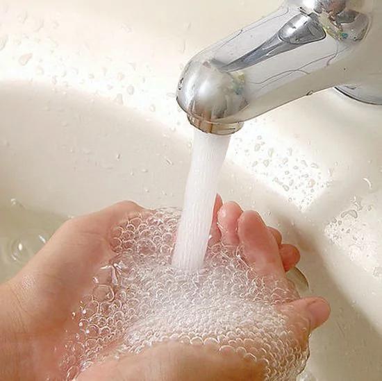 水龙头出水量越来越小的原因竟然是这个 只需一招轻松解决