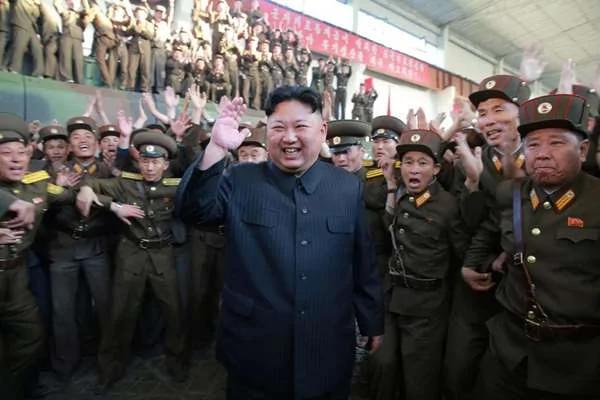 脱北者看南韩饲主“替狗穿衣”超傻眼 北韩人养狗不超过5年!