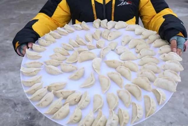 零下30度 东北人包完饺子之后 竟然这样做!