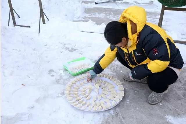 零下30度 东北人包完饺子之后 竟然这样做!