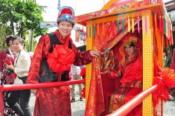 为什么古人要用「花轿」迎亲?