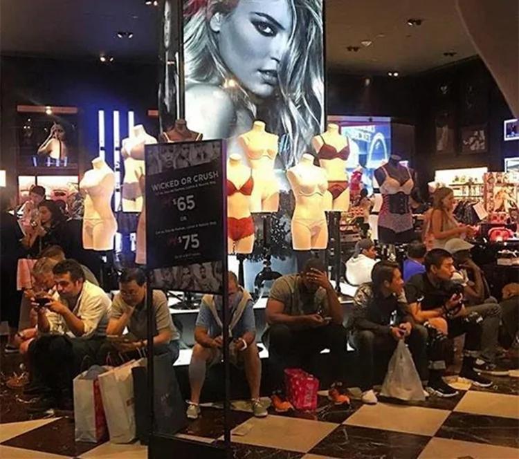 只有这个时候 所有男人们看起来都一样可怜