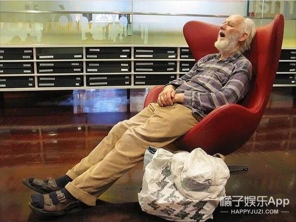只有这个时候 所有男人们看起来都一样可怜