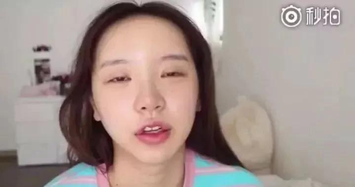 高人气网红化妆和不化妆的对比…堪比换头!