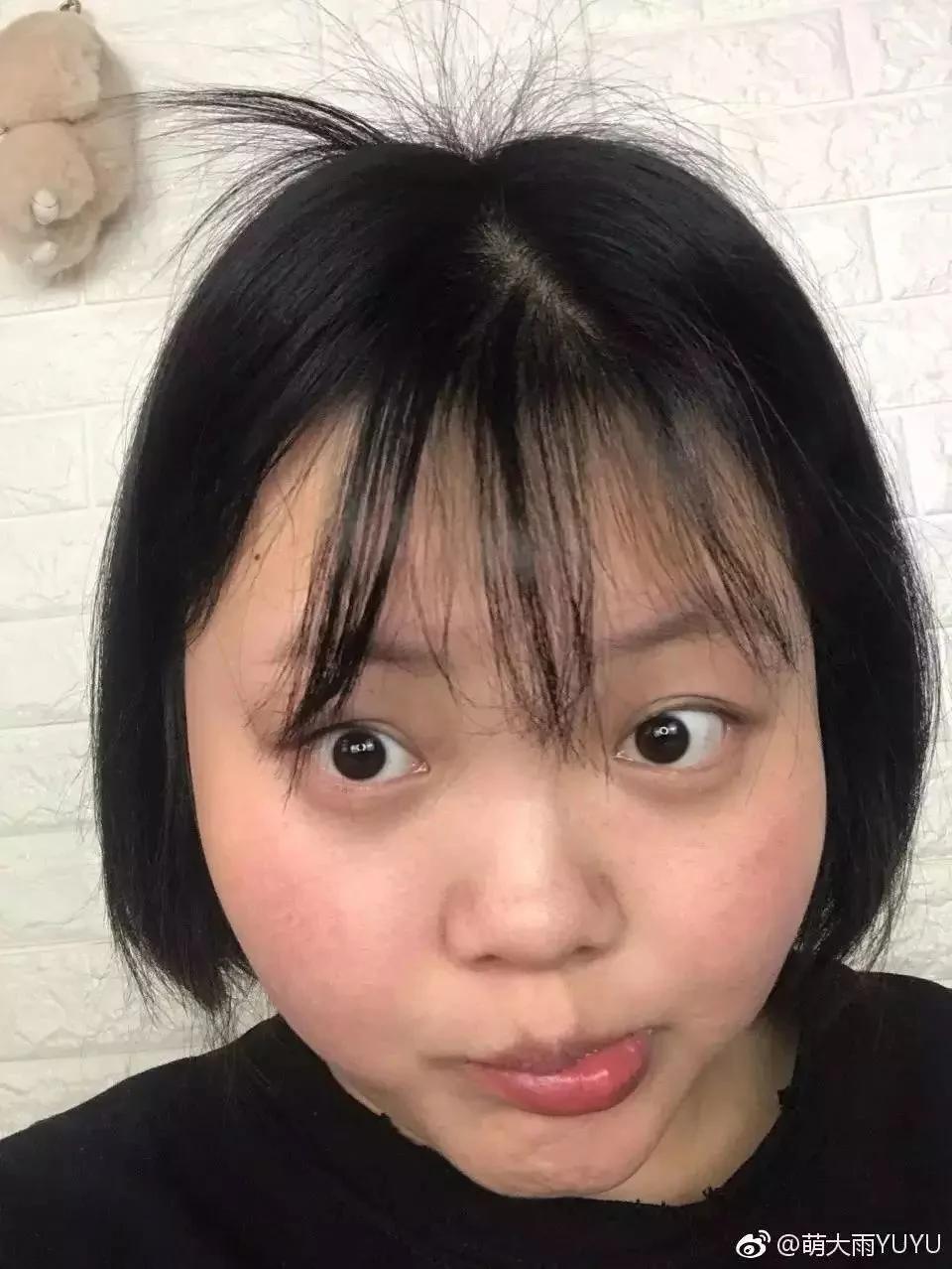 高人气网红化妆和不化妆的对比…堪比换头!