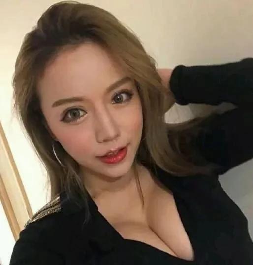 高人气网红化妆和不化妆的对比…堪比换头!