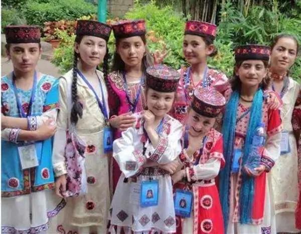 中国唯一的“白种人” 因为“这些原因”拒绝跟外族通婚 血统纯正!