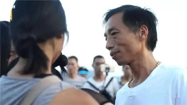 狠心抛下出生不久的女儿 却又希望日后能相认 22年后竟然如愿!