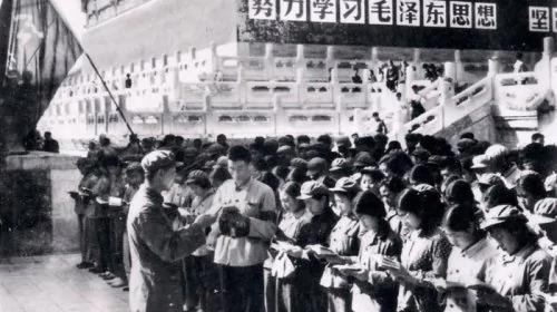 文革中官二代与人打赌:看将来是谁的天下?