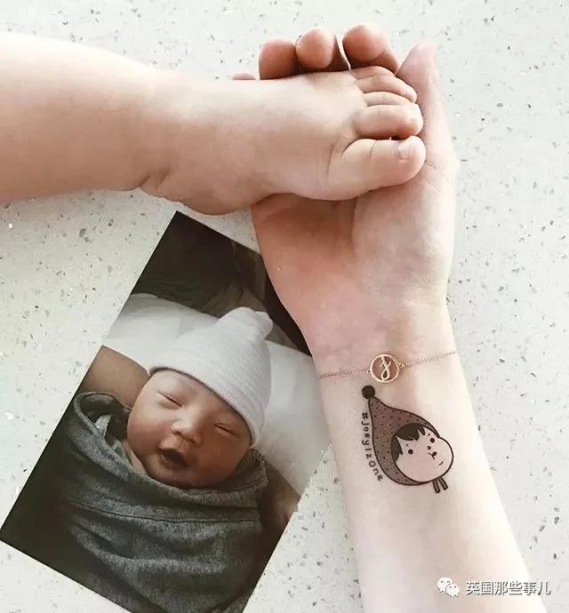 一个肉嘟嘟的小北鼻 靠睡觉睡成了小网红啊….